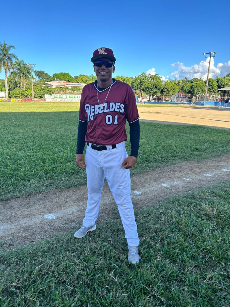 Edward Aracena - Rebeldes Softball Team